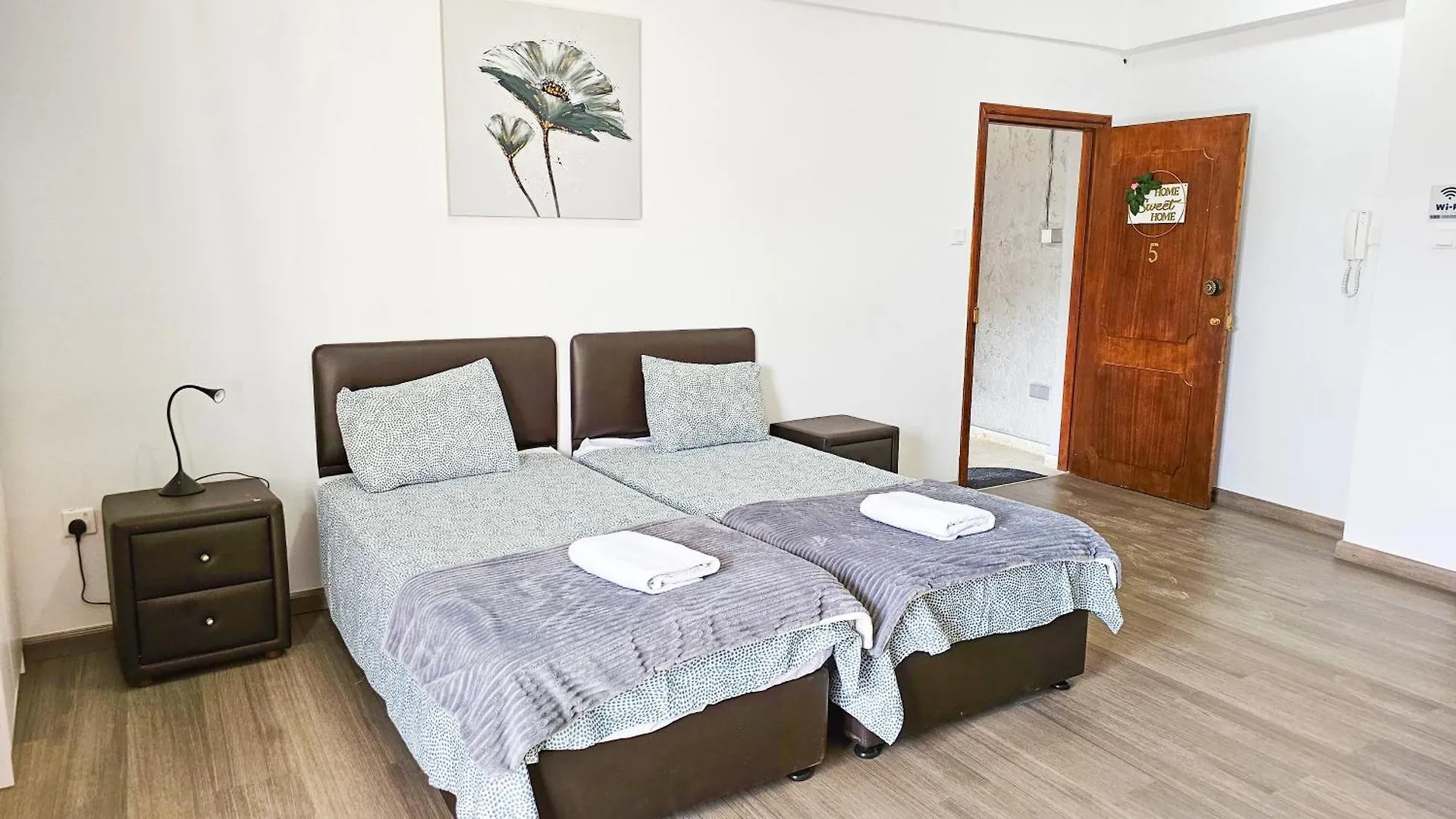 Unique Cozy Studio, 150M From Chabad Lubavitch Larnaca Appartement